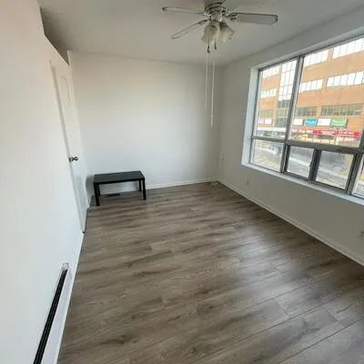 679,&nbsp;Danforth, Blake-Jones, Toronto