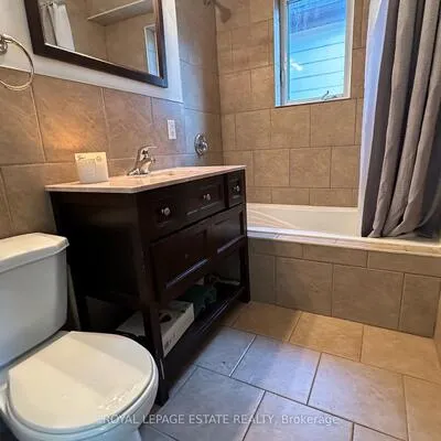 1398,&nbsp;Queen, Greenwood-Coxwell, Toronto