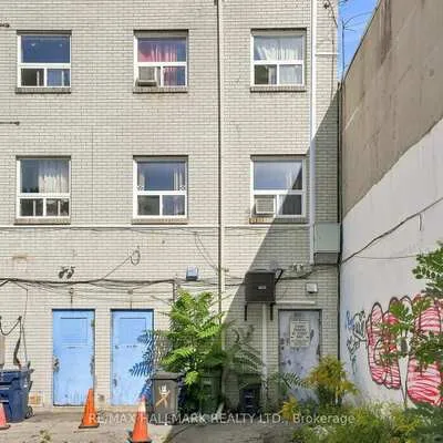 1487,&nbsp;Gerrard, Greenwood-Coxwell, Toronto
