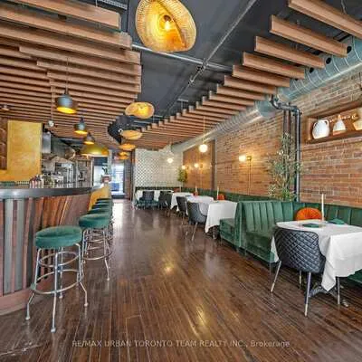 162,&nbsp;Danforth, North Riverdale, Toronto