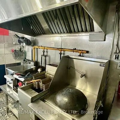 239,&nbsp;Broadview, South Riverdale, Toronto