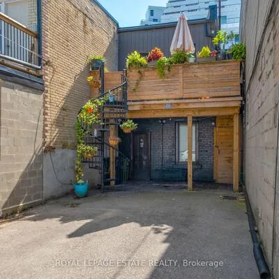 Commercial for sale, 1562, Queen, Greenwood-Coxwell, Toronto