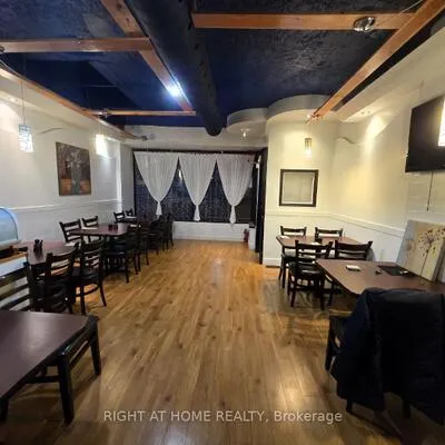 170,&nbsp;The Queensway, Stonegate-Queensway, Toronto