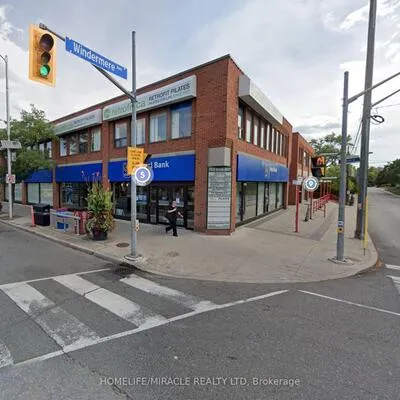 2323,&nbsp;Bloor, High Park-Swansea, Toronto