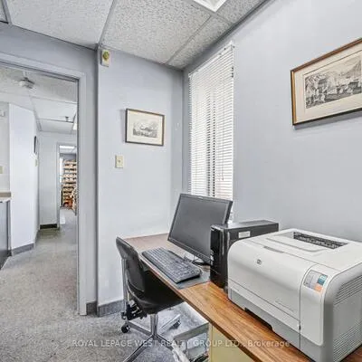 Commercial for sale, 2, Steinway, West Humber-Clairville, Toronto