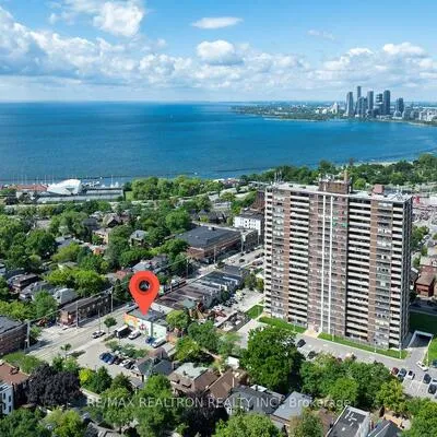 Commercial for sale, 1640, Queen, Roncesvalles, Toronto