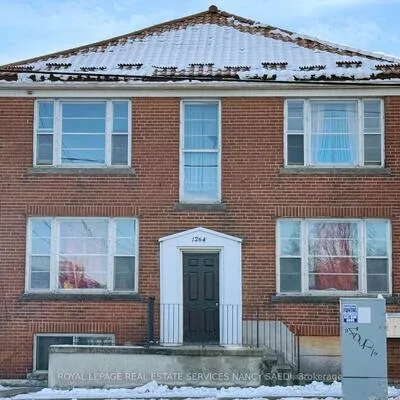 1264,&nbsp;Weston, Mount Dennis, Toronto