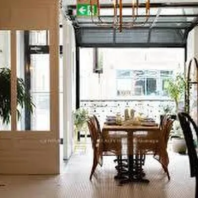 1564,&nbsp;Queen, Roncesvalles, Toronto