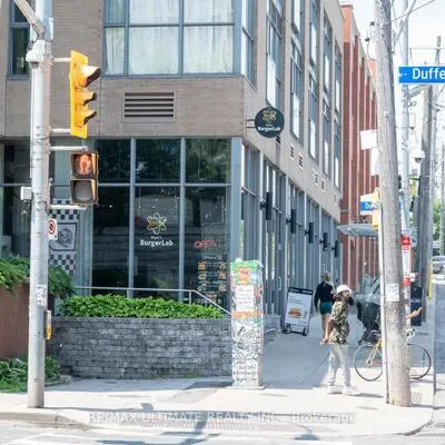 1205,&nbsp;Queen, South Parkdale, Toronto