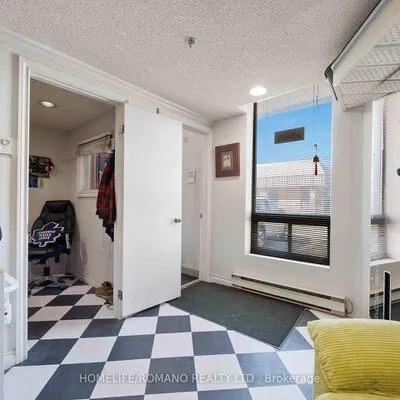 101,&nbsp;Toro, York University Heights, Toronto
