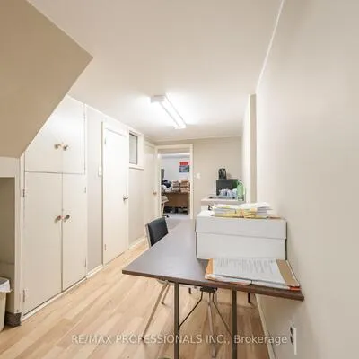 Commercial for sale, 586, Browns, Alderwood, Toronto