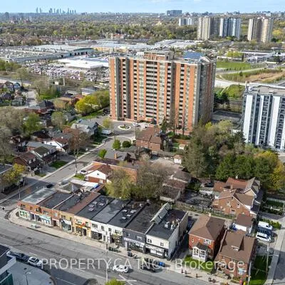 1213,&nbsp;Weston, Mount Dennis, Toronto