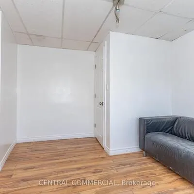 2850-2852,&nbsp;Dufferin, Yorkdale-Glen Park, Toronto