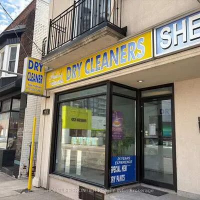 2415,&nbsp;Dundas, High Park North, Toronto