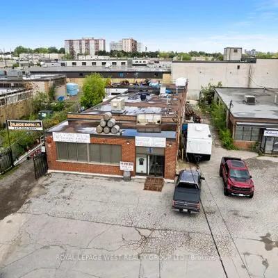45,&nbsp;Densley, Brookhaven-Amesbury, Toronto