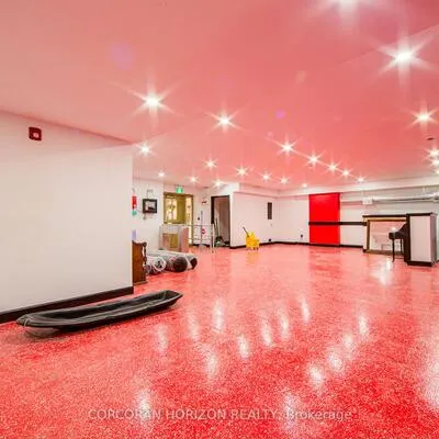 2261,&nbsp;Dundas, Roncesvalles, Toronto