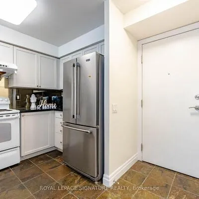 1768,&nbsp;St Clair, Weston-Pellam Park, Toronto