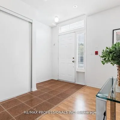 3400,&nbsp;Lake Shore, Long Branch, Toronto