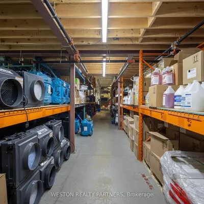 240,&nbsp;Bartor, Downsview-Roding-CFB, Toronto