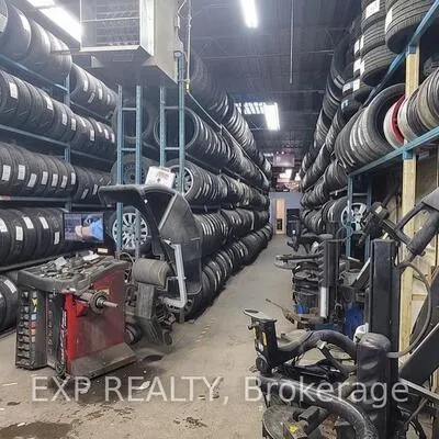 Commercial for sale, 45, Brisbane, York University Heights, Toronto