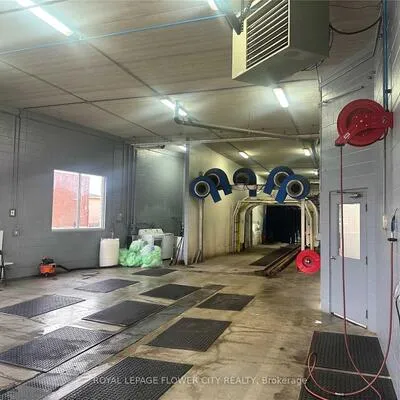 355,&nbsp;Rexdale, West Humber-Clairville, Toronto