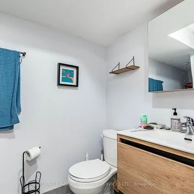 238,&nbsp;Garden, High Park-Swansea, Toronto