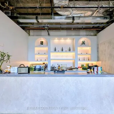 691,&nbsp;The Queensway, Stonegate-Queensway, Toronto