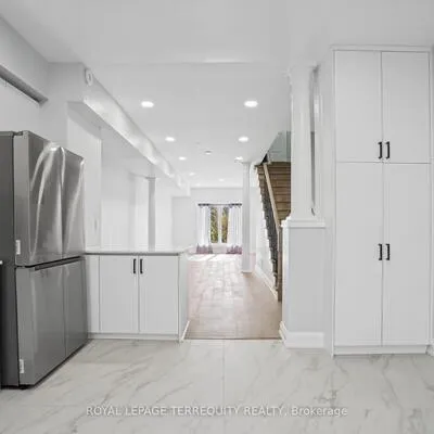 Commercial for sale, 958, The Queensway, Stonegate-Queensway, Toronto
