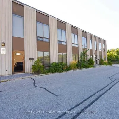 100,&nbsp;Hanlan, Steeles West Industrial, Vaughan