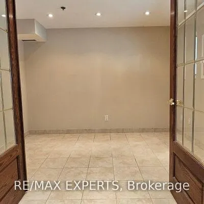 250,&nbsp;Regina, West Woodbridge Industrial Area, Vaughan