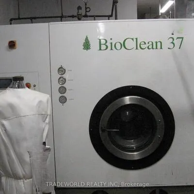 8100, Yonge, Uplands, Vaughan