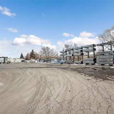101,&nbsp;Westcreek, East Woodbridge, Vaughan