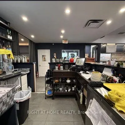 180,&nbsp;Steeles, Crestwood-Springfarm-Yorkhill, Vaughan