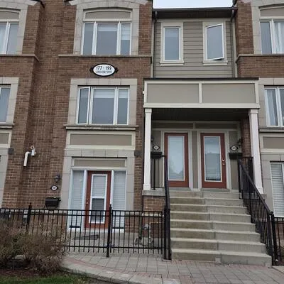 187,&nbsp;Lewis Honey, Bayview Northeast, Aurora