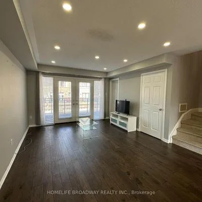 181,&nbsp;Lewis Honey, Bayview Northeast, Aurora