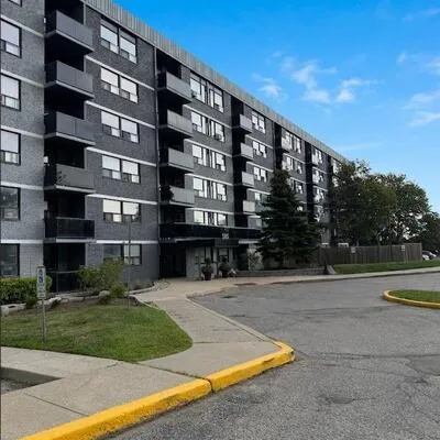 145,&nbsp;Wellington, Aurora Village, Aurora
