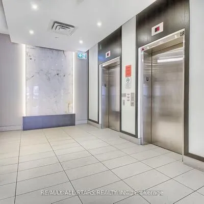 15277,&nbsp;Yonge, Aurora Village, Aurora