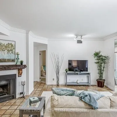 21, George, Aurora Village, Aurora