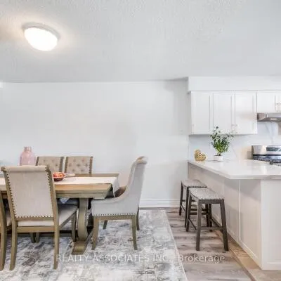 40, Sandlewood, Bayview Wellington, Aurora