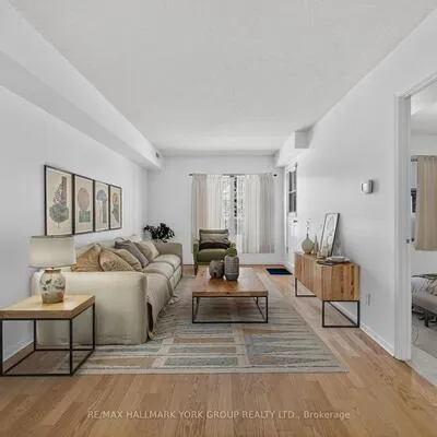 160, Wellington, Aurora Village, Aurora