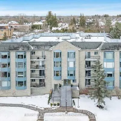 85, Wellington, Aurora Village, Aurora