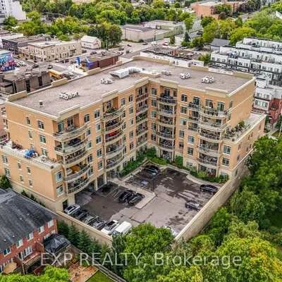 15277,&nbsp;Yonge, Aurora Village, Aurora