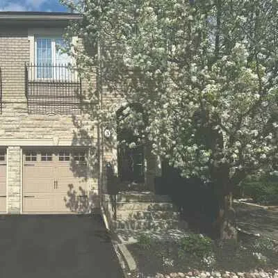 3,&nbsp;Senator, Aurora Heights, Aurora