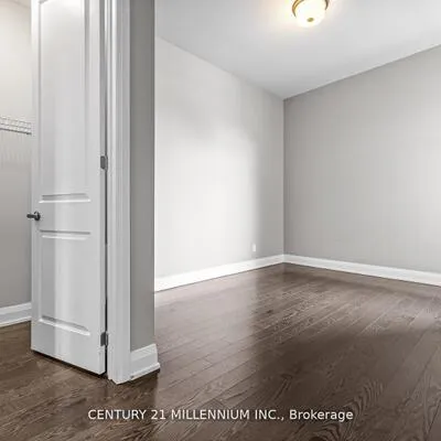 15277,&nbsp;Yonge, Aurora Village, Aurora
