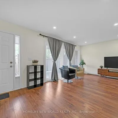 38,&nbsp;Springfair, Aurora Village, Aurora