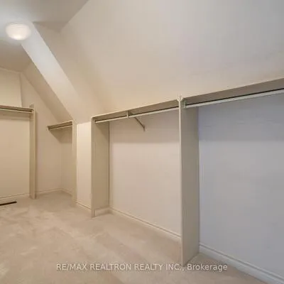 462,&nbsp;Beacon Hall, Aurora Estates, Aurora
