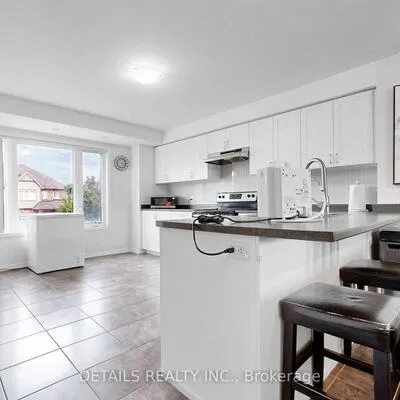 149,&nbsp;Lewis Honey, Bayview Northeast, Aurora