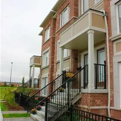 26,&nbsp;Walter Dove, Bayview Wellington, Aurora
