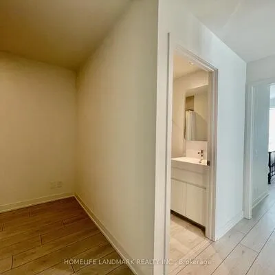 39, Mary, City Centre, Barrie