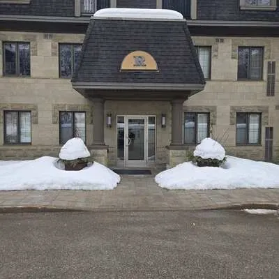 200, Collier, Codrington, Barrie